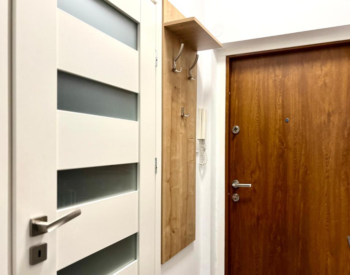 K22 Andersa 12 M Ratusz Arsenal Apartment Warsaw Exterior photo