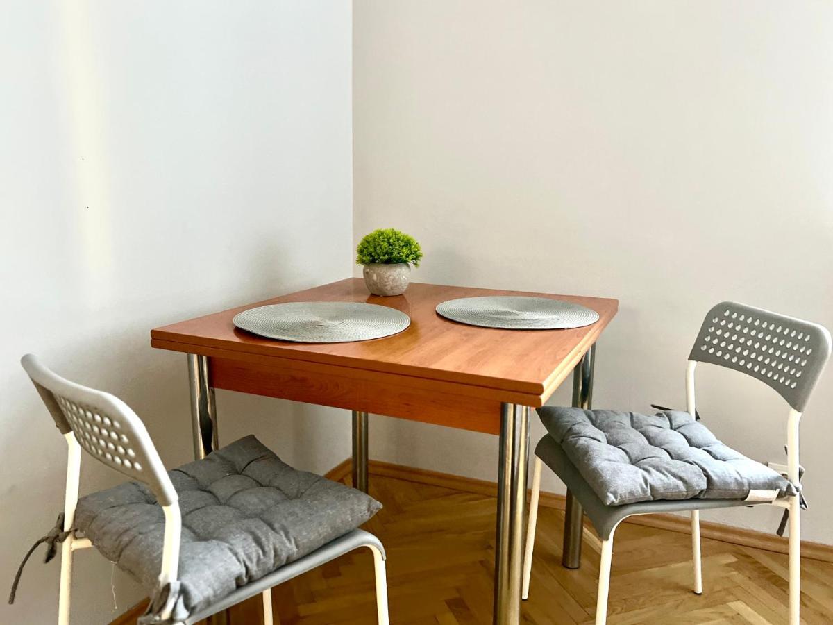 K22 Andersa 12 M Ratusz Arsenal Apartment Warsaw Exterior photo